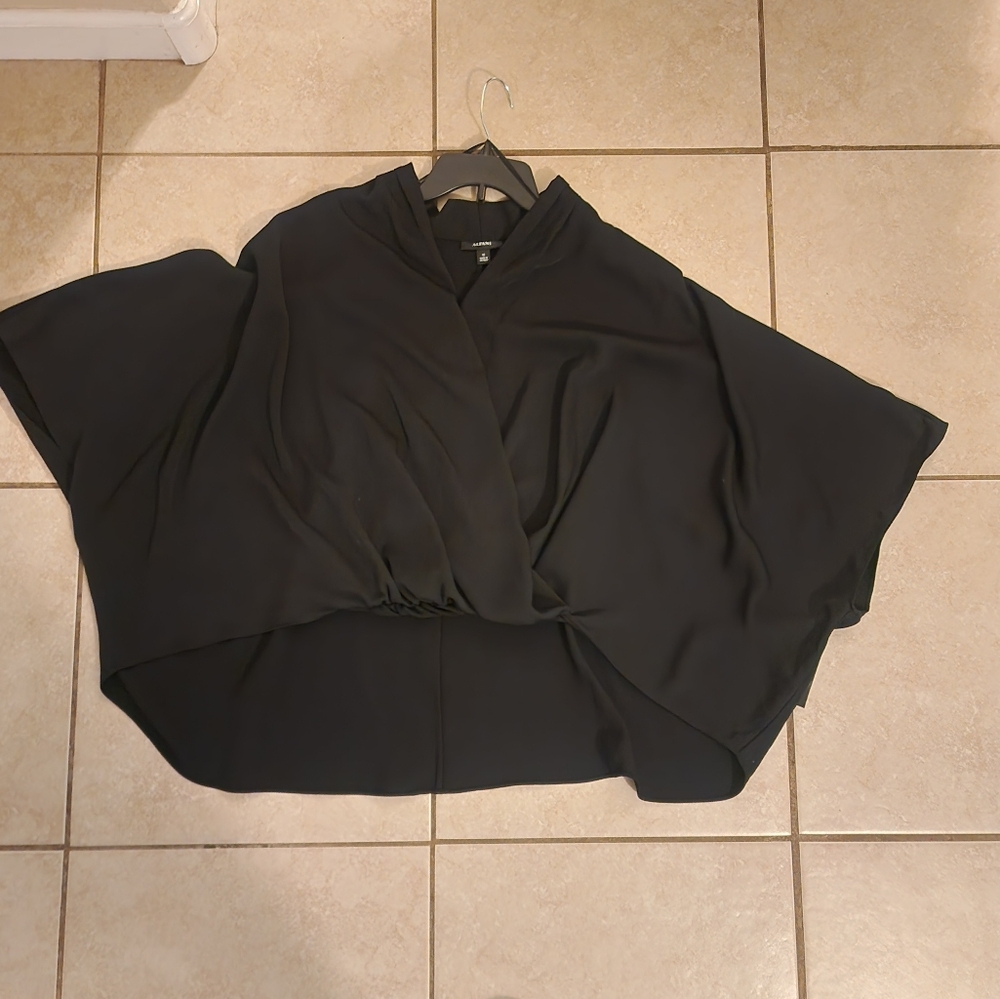 Black Alfani Ladies blouse, 1X, NWT